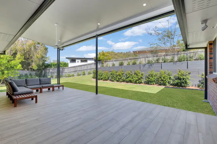 5 Lindesay Court