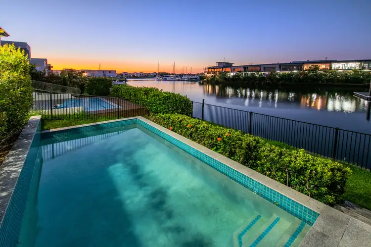 5029 Harbourview Drive