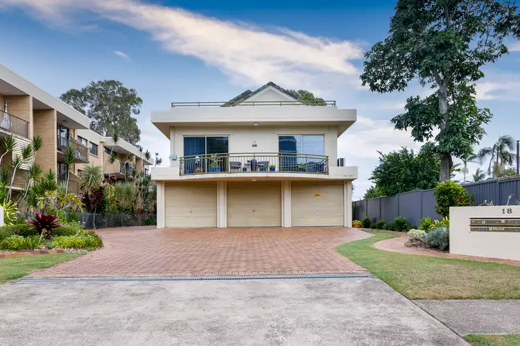 2/18 Brighton St