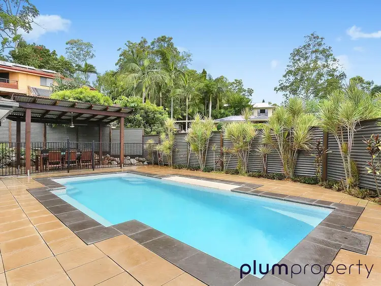 2 Lucyanne Court, Chapel Hill QLD 4069