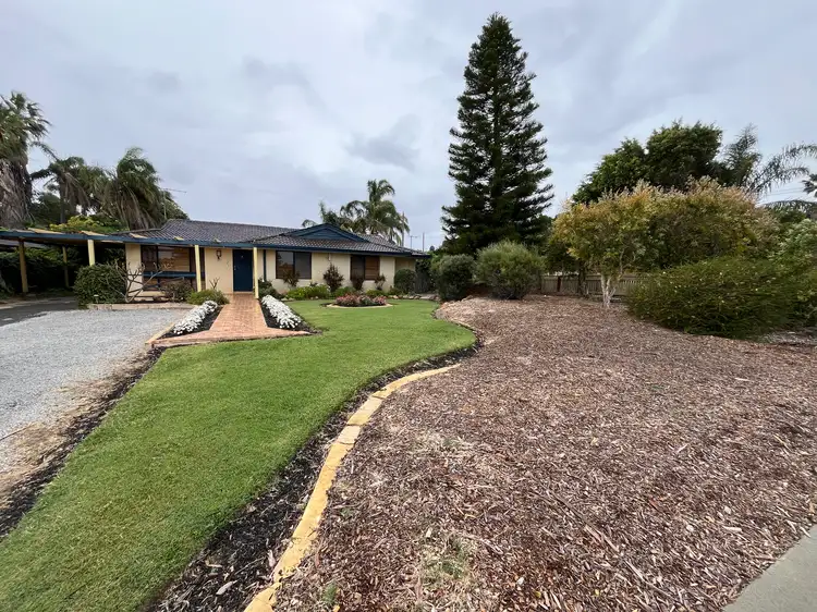 4 Manbari Crescent