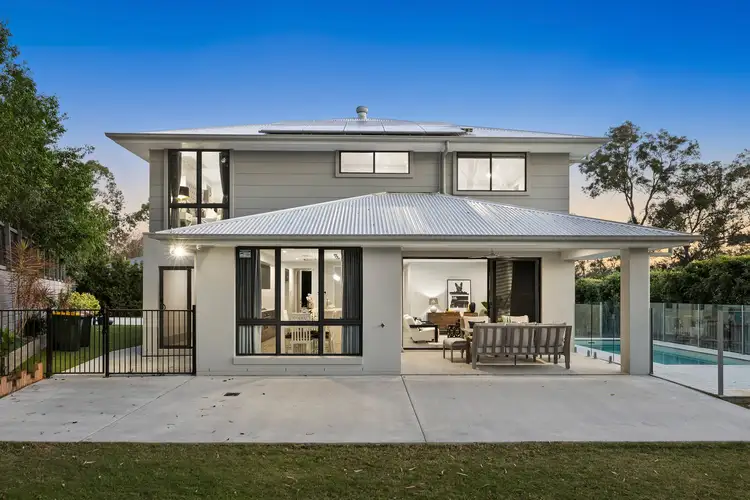 218 Chapel Hill Road, Chapel Hill QLD 4069