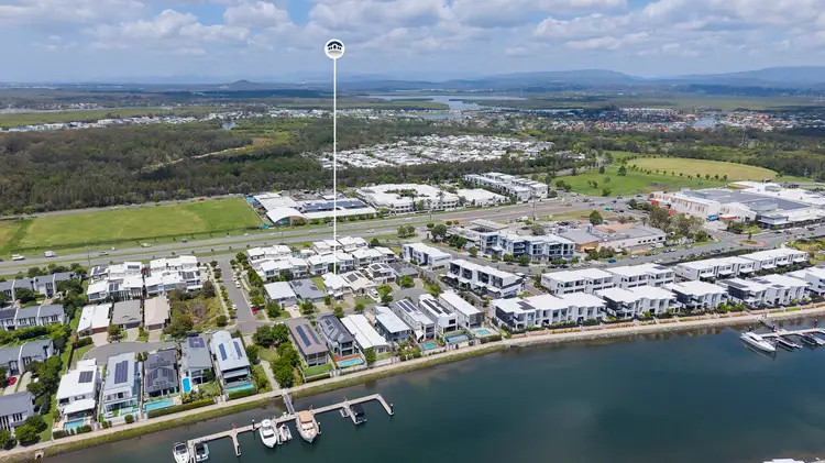 8 Waters Close, Hope Island QLD 4212