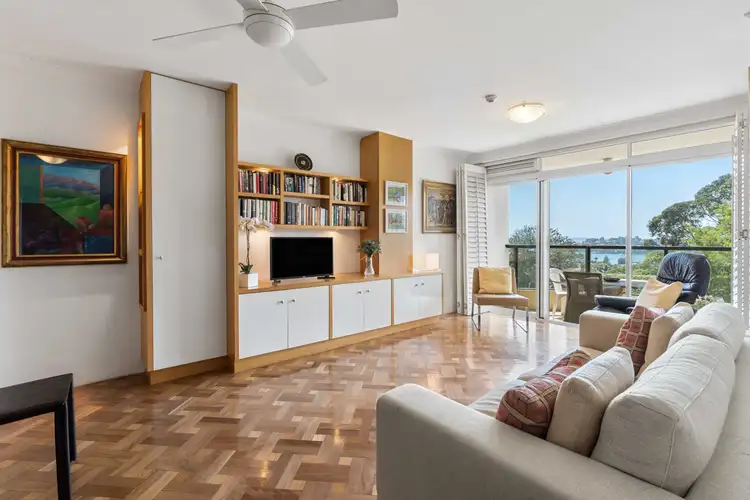 1006/180 Ocean Street