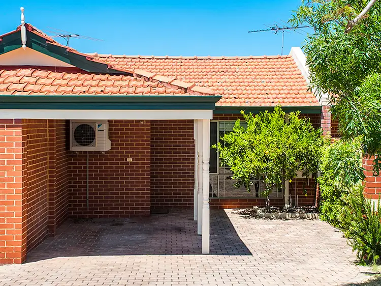 33 Chamberlain St