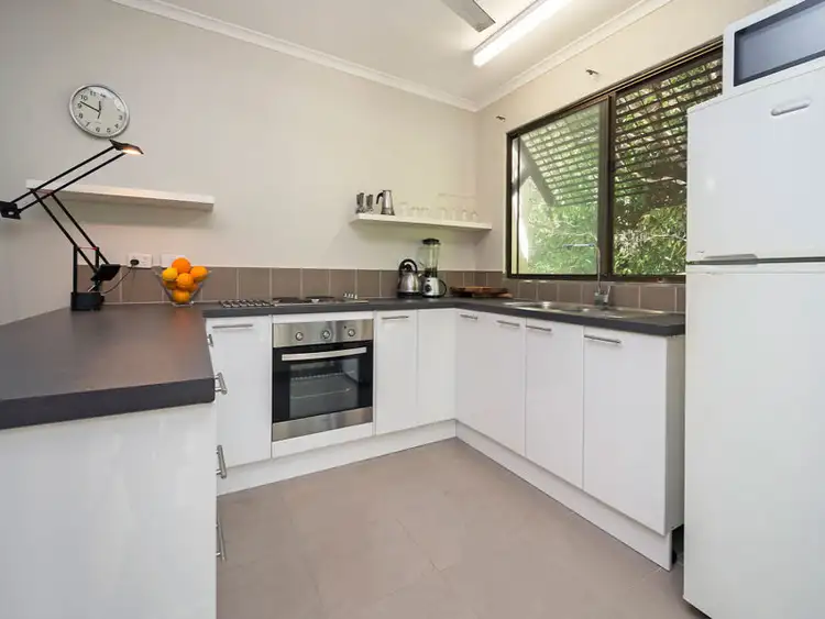 8/23 Hudson Fysh Avenue