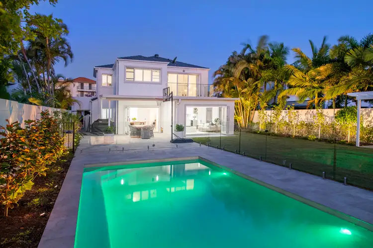 8394 Magnolia Drive East, Hope Island QLD 4212