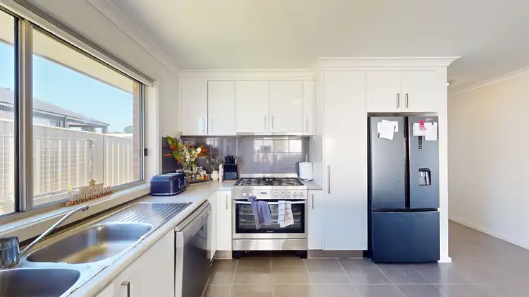 Fifth view of Homely house listing, 4 Pembroke Cresent, Wodonga VIC 3690