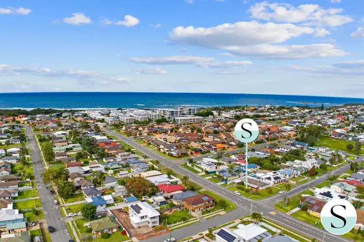 8 Civic Avenue, Caves Beach NSW 2281