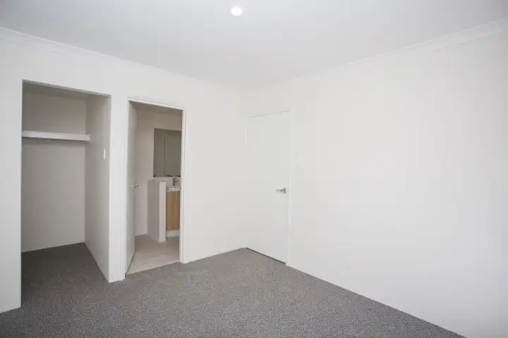 Fourth view of Homely semi-detached listing, 5b Sonoma Way, Madora Bay WA 6210