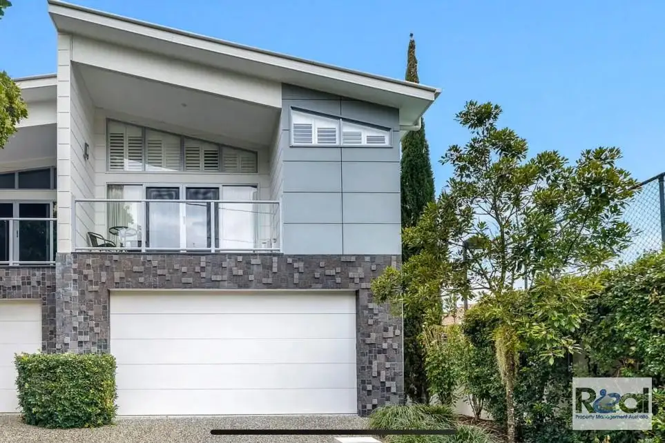 Main view of Homely house listing, 2/28 Oak Avenue, Surfers Paradise QLD 4217