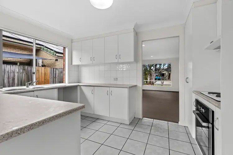 19 Grevillea Place