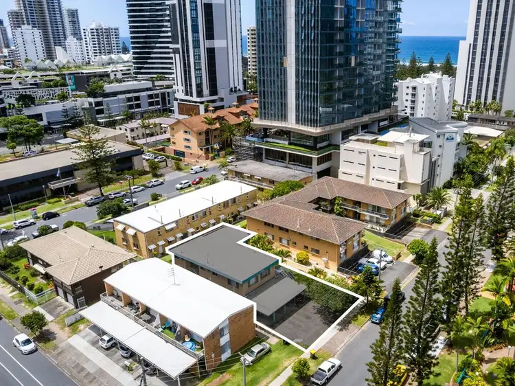 1/23 Anne Avenue, Broadbeach QLD 4218