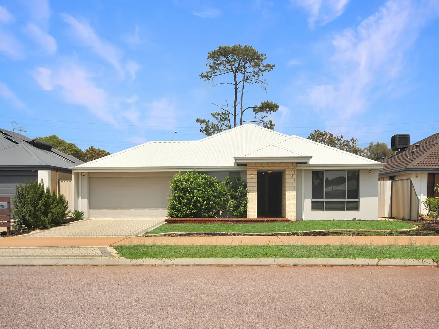 Main view of Homely house listing, 33 Kesiya Turn, Aubin Grove WA 6164