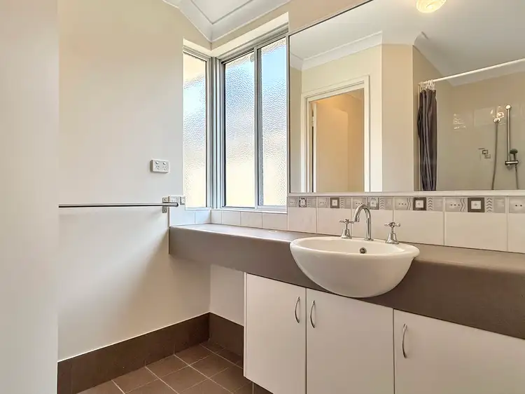 Fifth view of Homely house listing, 33 Kesiya Turn, Aubin Grove WA 6164
