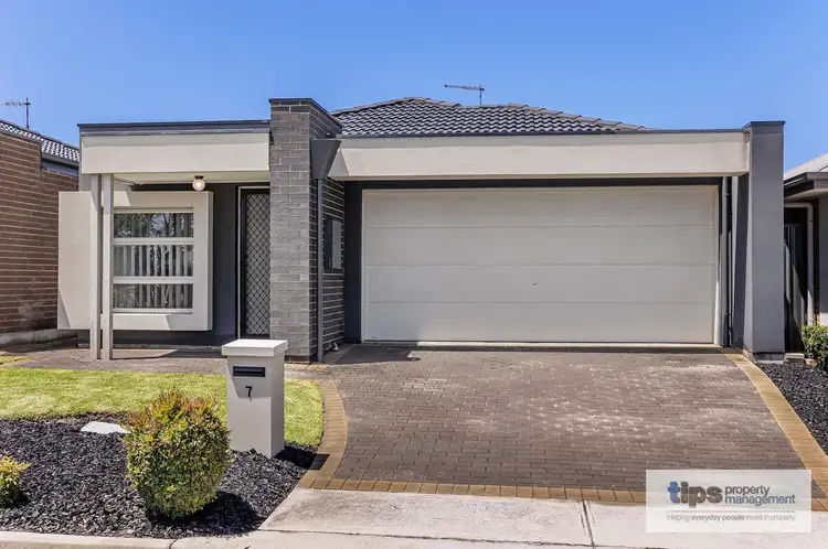 7 Banksia Crt
