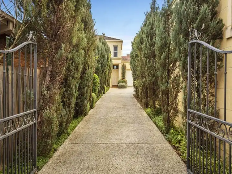 2/2 Clifton Grove, Hawthorn East VIC 3123