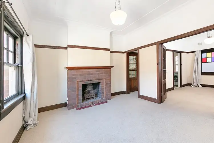 3/16 COVE AVENUE