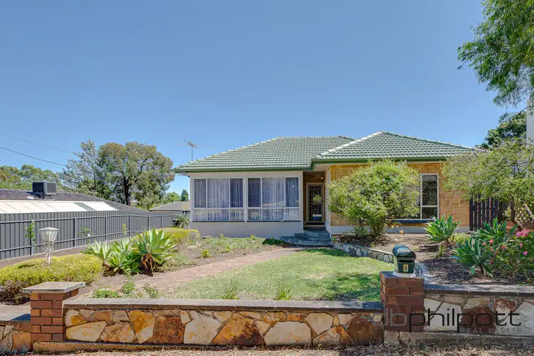 8 Elliston Avenue