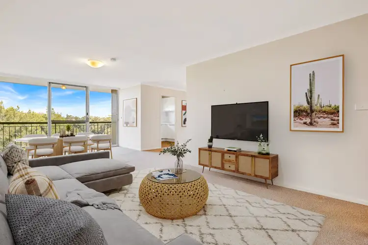 76/300A Burns Bay Road