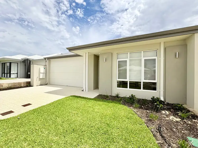 Main view of Homely house listing, 6 Arrowsmith Loop, South Guildford WA 6055