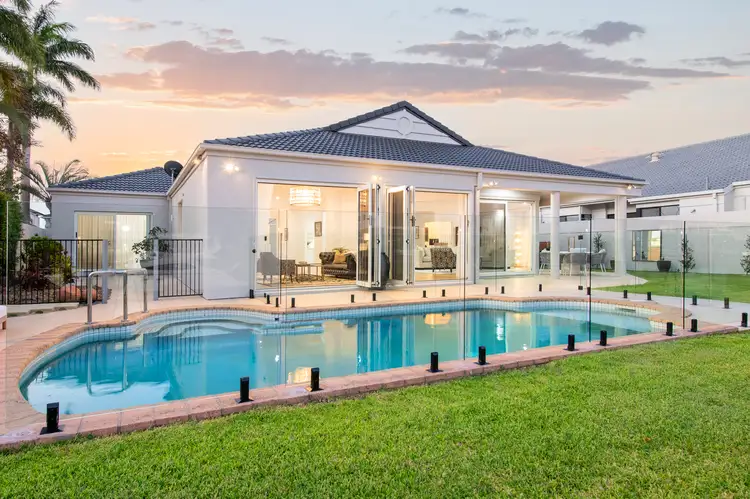 1097 Beechwood Drive, Hope Island QLD 4212
