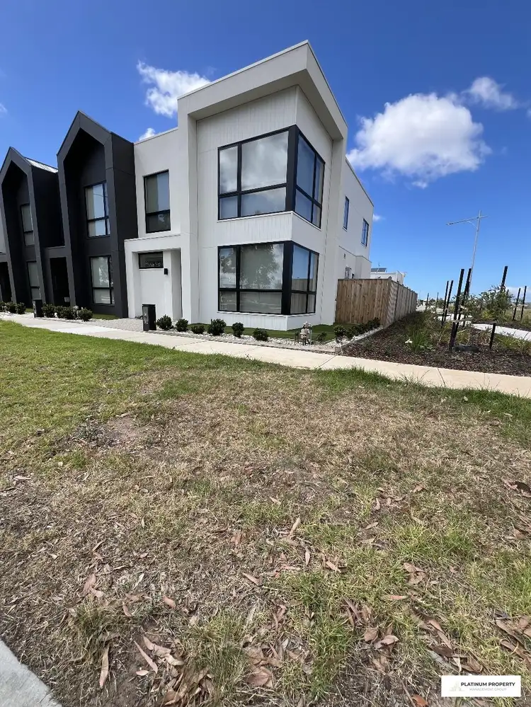 1/105 Williams Landing Boulevard, Williams Landing VIC 3027