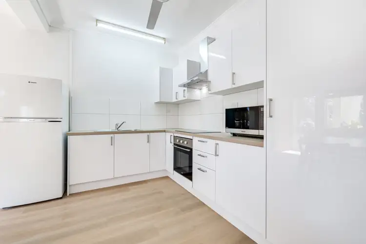 2/3 Houston Street