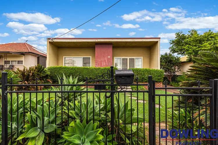 37 Hawthorne Street