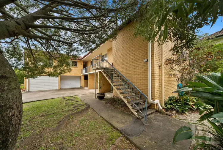 2/10 Gort Crescent