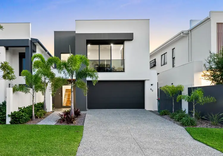 2/8 Middle Quay Drive, Biggera Waters QLD 4216