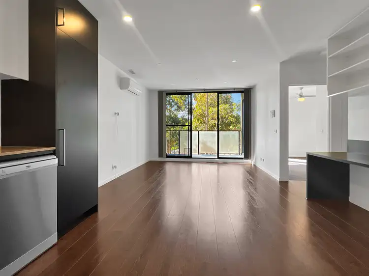 107/18 Tribeca Drive