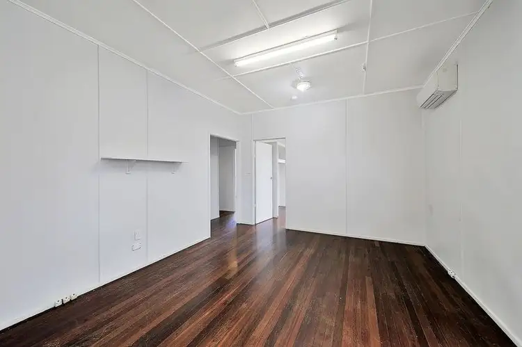 4E Quay St