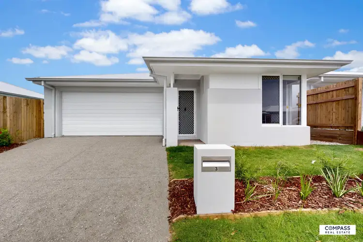 3 Mosset St