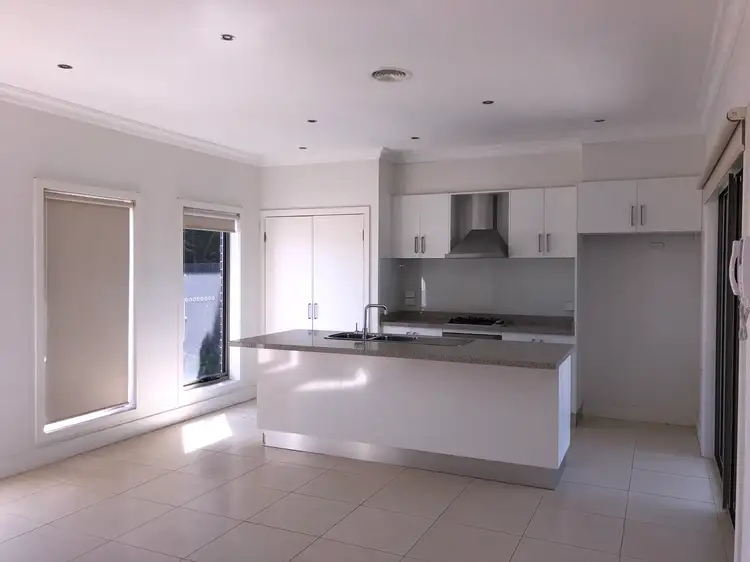 1/12-14 South Avenue, Altona Meadows VIC 3028