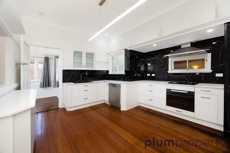 17 Hawken Drive, St Lucia QLD 4067
