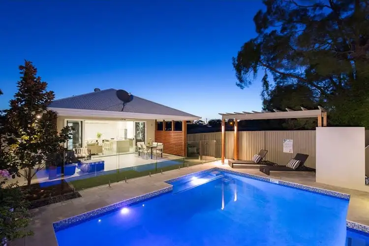 71 Gladstone Street, Indooroopilly QLD 4068