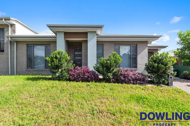 2/4 Cambrian Place, East Maitland NSW 2323