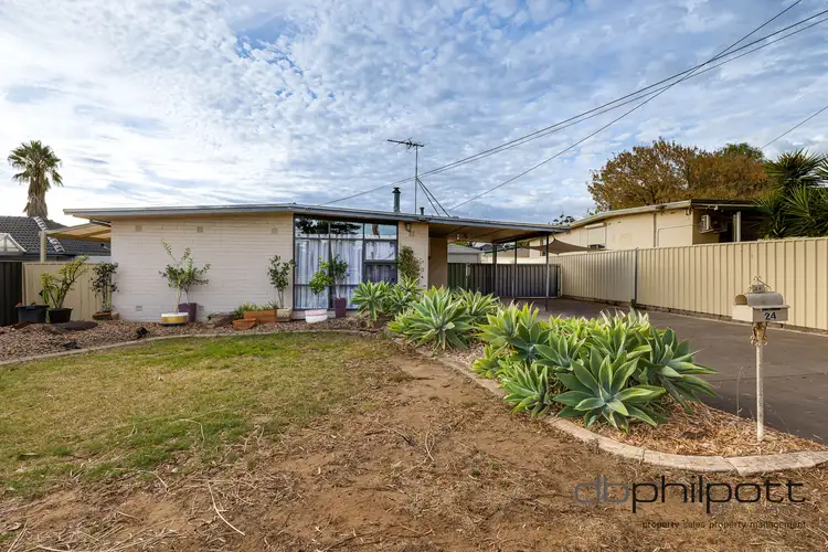 24 Leabrook Drive, Para Hills SA 5096