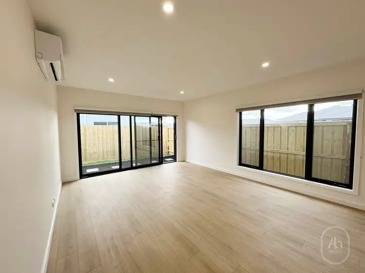 Fifth view of Homely house listing, 4 Avro Way, Berwick VIC 3806