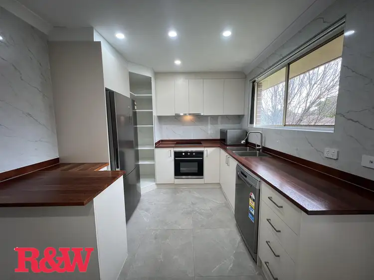 1/5 Catchpole Street, St Helens Park NSW 2560