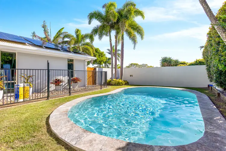14 Moonbeam Crescent, Castaways Beach QLD 4567