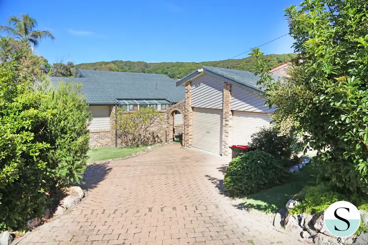 60 Ocean View Parade, Caves Beach NSW 2281
