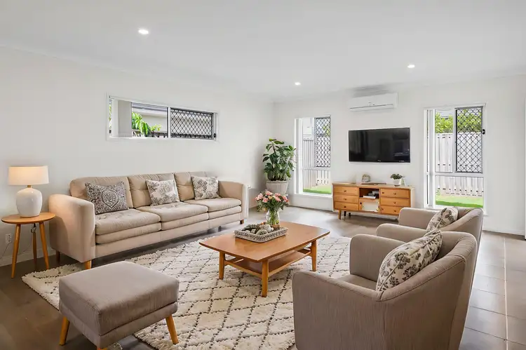 4 Keelson Crescent, Hope Island QLD 4212