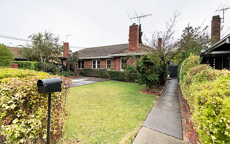 7 Longfield St
