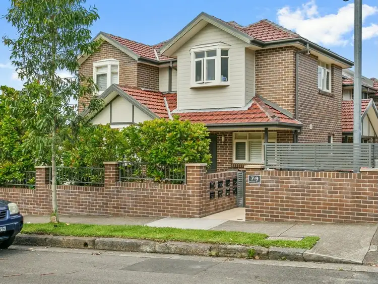 4/7-9 Kroombit Street