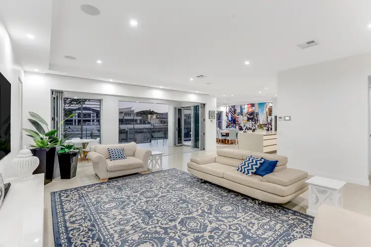 Sixth view of Homely house listing, 10 Regents Court, Sovereign Islands QLD 4216