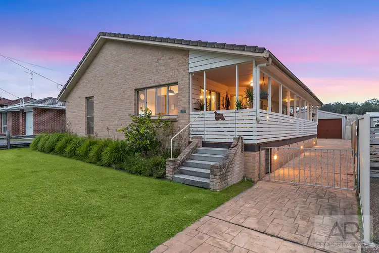 13 Lakeshore Parade