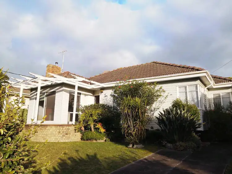 10 Narallah Grove, Box Hill North VIC 3129