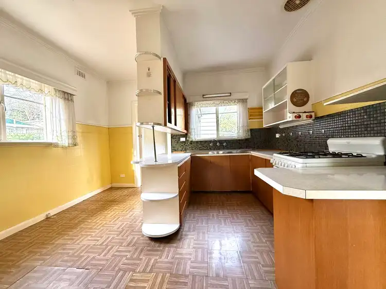 10 Narallah Grove, Box Hill North VIC 3129